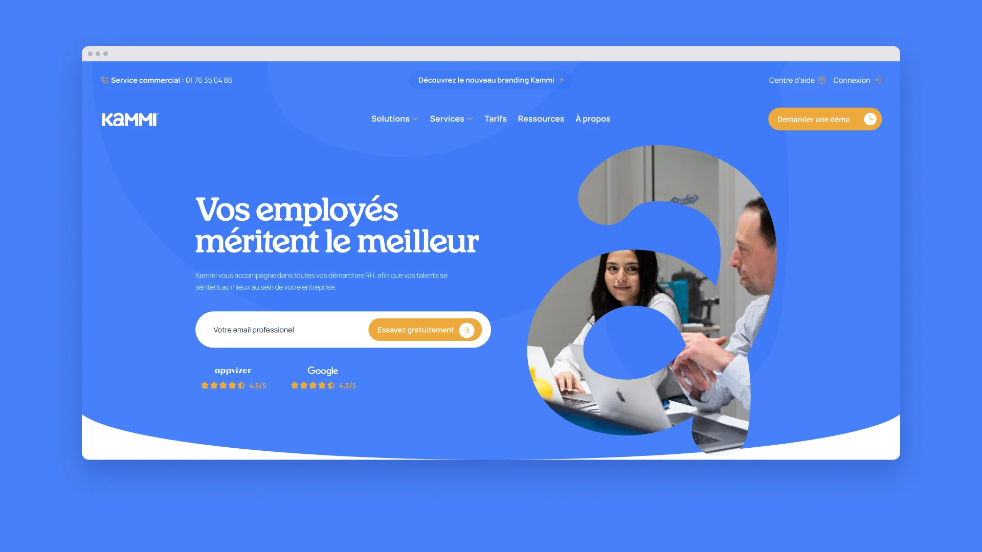 Accueil du site Kammi dans un navigateur : titre, champ d’essai gratuit et photo découpée dans la forme du « a ».