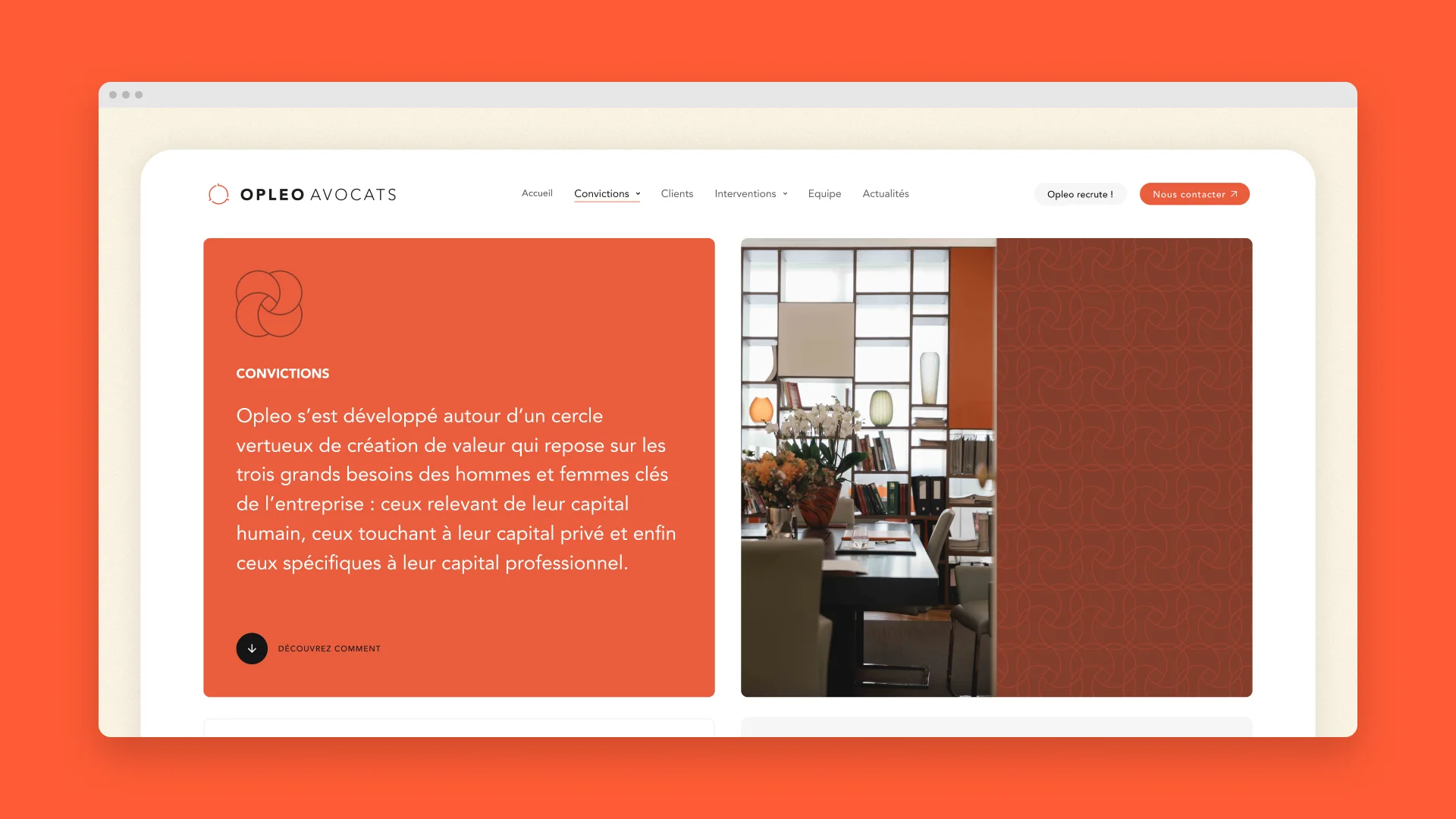 Page Convictions du site Opleo : grand aplat orange, photo et motif.